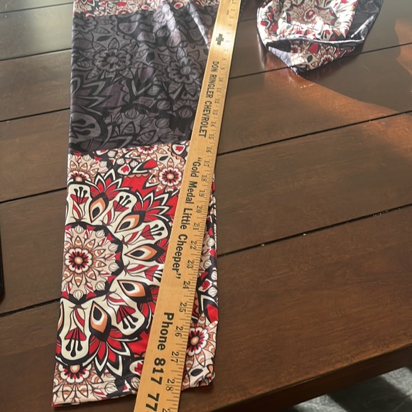 Lily by Firmiana Grey Black Floral Leggings size 1XL - Picture 7 of 8